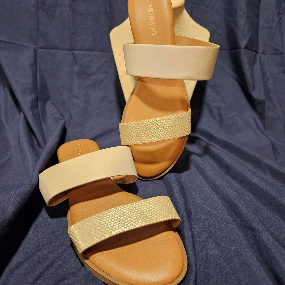 Cream and gold  sandals with snake skin pattern Size 10W